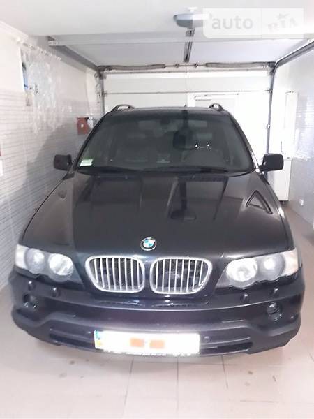 BMW X5 2001  випуску Чернівці з двигуном 4.4 л бензин позашляховик автомат за 10900 долл. 