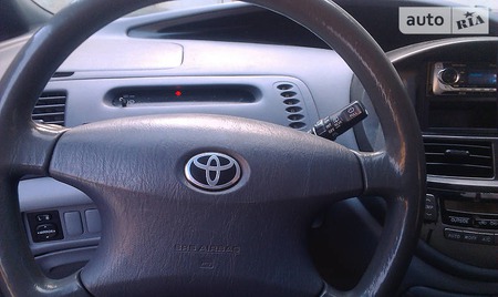 Toyota Previa 2002  випуску Київ з двигуном 2.4 л бензин мінівен автомат за 7600 долл. 