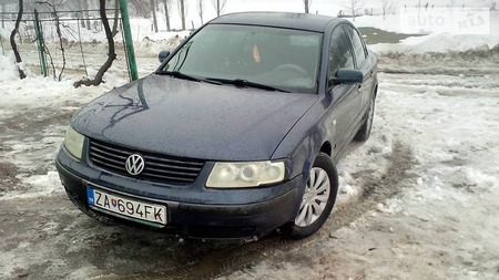 Volkswagen Passat 1999  выпуска Ужгород с двигателем 0 л бензин седан механика за 1000 долл. 
