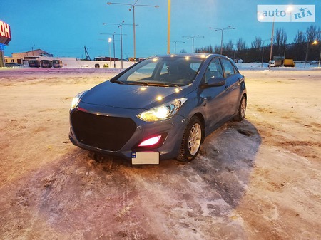 Hyundai i30 2013  випуску Дніпро з двигуном 0 л бензин хэтчбек механіка за 11000 долл. 