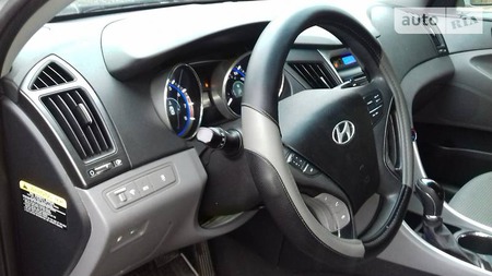 Hyundai Sonata 2011  випуску Луганськ з двигуном 2.4 л бензин седан автомат за 7200 долл. 