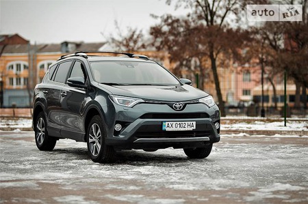 Toyota RAV 4 2016  випуску Харків з двигуном 0 л бензин позашляховик автомат за 27500 долл. 