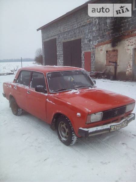 Lada 2105 1982  випуску Львів з двигуном 1.5 л газ седан механіка за 1100 долл. 