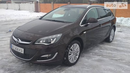 Opel Astra 2015  выпуска Днепропетровск с двигателем 1.6 л дизель универсал механика за 12900 долл. 