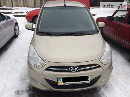 Hyundai i10 2012  випуску Київ з двигуном 1 л газ хэтчбек автомат за 6700 долл. 