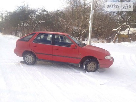 Hyundai Pony 1993  випуску Львів з двигуном 1.5 л бензин хэтчбек механіка за 1600 долл. 