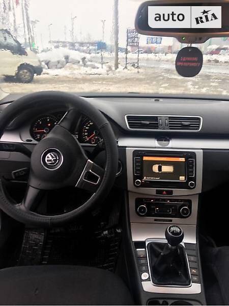 Volkswagen Passat 2011  выпуска Ужгород с двигателем 1.6 л дизель универсал механика за 6000 долл. 