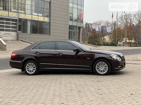 Mercedes-Benz E 250 2009  випуску Донецьк з двигуном 2.2 л дизель седан автомат за 16000 долл. 