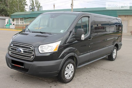 Ford Transit 2015  випуску Миколаїв з двигуном 3.7 л бензин мінівен автомат за 29999 долл. 