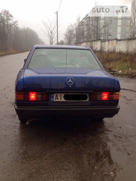 Mercedes-Benz 190 1987  випуску Київ з двигуном 1.9 л дизель седан механіка за 3000 долл. 