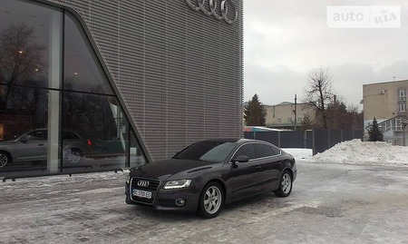 Audi A5 2011  випуску Львів з двигуном 2 л бензин хэтчбек механіка за 18900 долл. 