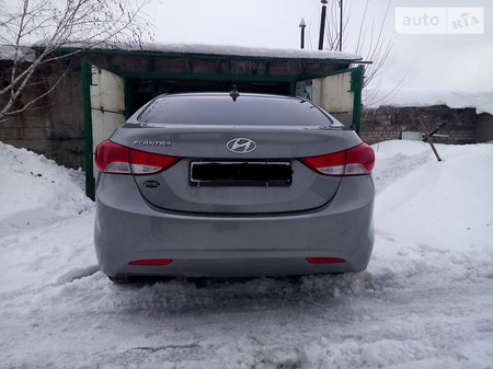 Hyundai Elantra 2011  випуску Донецьк з двигуном 0 л газ седан автомат за 9300 долл. 