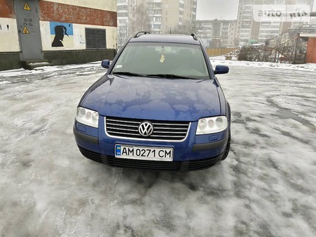 Volkswagen Passat 2001  выпуска Житомир с двигателем 1.6 л бензин универсал механика за 4700 долл. 