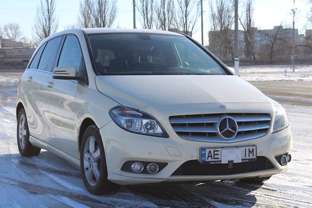 Mercedes-Benz B 180 2014  випуску Дніпро з двигуном 1.5 л дизель універсал автомат за 14000 долл. 