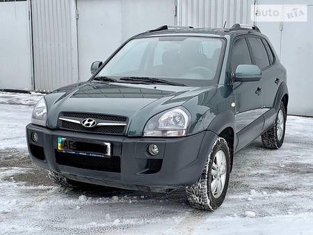 Hyundai Tucson 2011  випуску Дніпро з двигуном 2 л бензин позашляховик механіка за 11300 долл. 