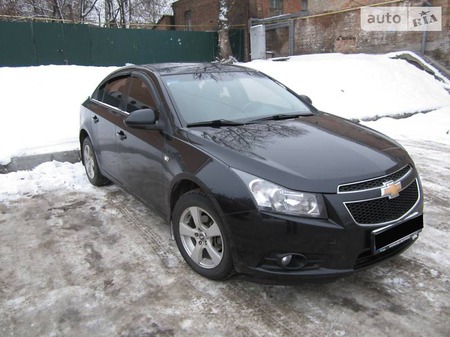 Chevrolet Cruze 2011  випуску Кропивницький з двигуном 1.8 л газ седан механіка за 8450 долл. 