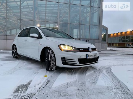 Volkswagen Golf GTI 2015  випуску Київ з двигуном 2 л бензин хэтчбек механіка за 18400 долл. 