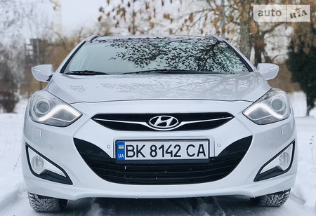 Hyundai i40 2013  випуску Рівне з двигуном 0 л дизель універсал автомат за 12700 долл. 