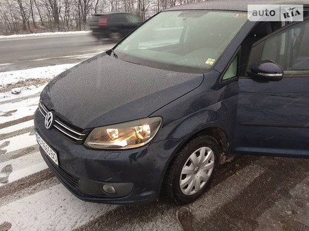 Volkswagen Touran 2011  випуску Тернопіль з двигуном 1.6 л дизель універсал механіка за 10900 долл. 