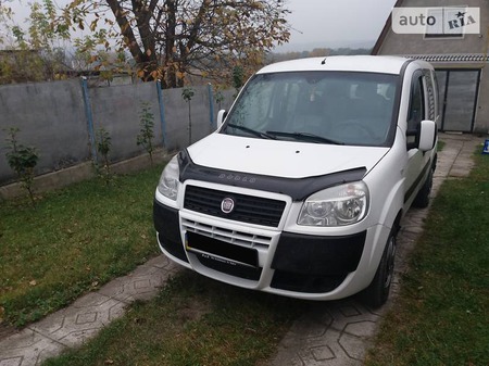 Fiat Doblo 2008  випуску Тернопіль з двигуном 1.6 л газ мінівен механіка за 6300 долл. 