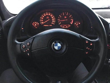 BMW 520 1993  выпуска Ивано-Франковск с двигателем 2 л бензин седан механика за 4444 долл. 