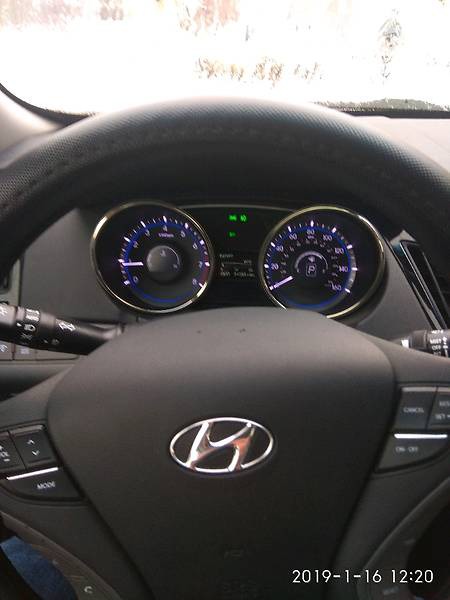 Hyundai Sonata 2012  випуску Одеса з двигуном 2.4 л бензин седан автомат за 13400 долл. 