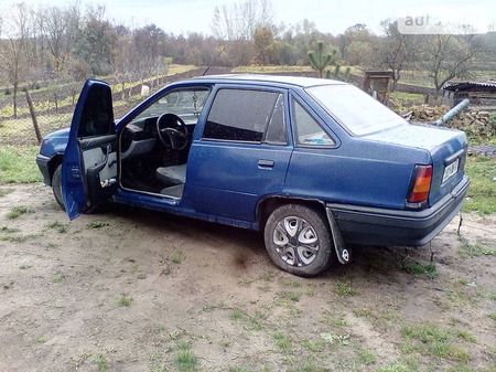 Opel Kadett 1987  випуску Львів з двигуном 0 л бензин седан механіка за 800 долл. 