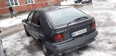 Renault 19 1992  випуску Тернопіль з двигуном 1.9 л дизель хэтчбек механіка за 2100 долл. 
