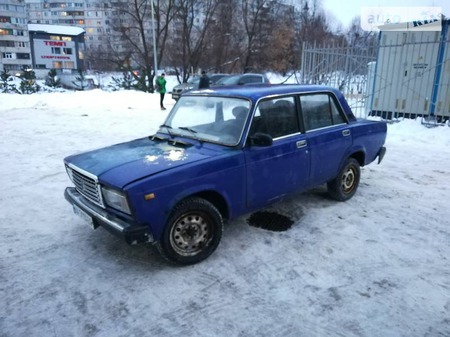 Lada 2107 1984  випуску Харків з двигуном 1.5 л газ седан механіка за 800 долл. 