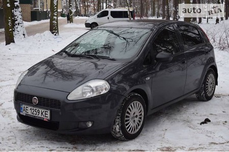 Fiat Grande Punto 2008  випуску Київ з двигуном 1.4 л газ хэтчбек автомат за 5499 долл. 