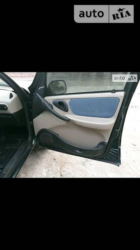 Chevrolet Niva 2006  випуску Київ з двигуном 1.7 л газ позашляховик механіка за 4600 долл. 