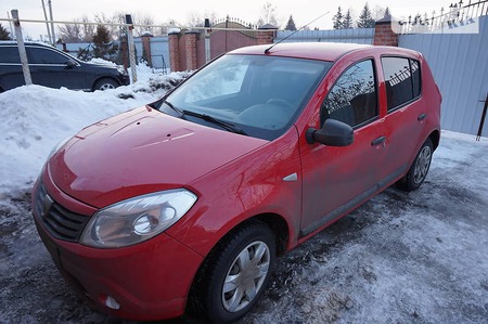 Renault Sandero 2011  випуску Харків з двигуном 0 л газ хэтчбек механіка за 5000 долл. 