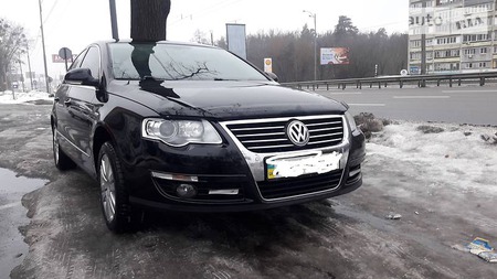 Volkswagen Passat 2010  выпуска Киев с двигателем 1.8 л бензин седан автомат за 11000 долл. 