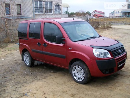 Fiat Doblo 2007  випуску Херсон з двигуном 1.4 л газ мінівен механіка за 7000 долл. 