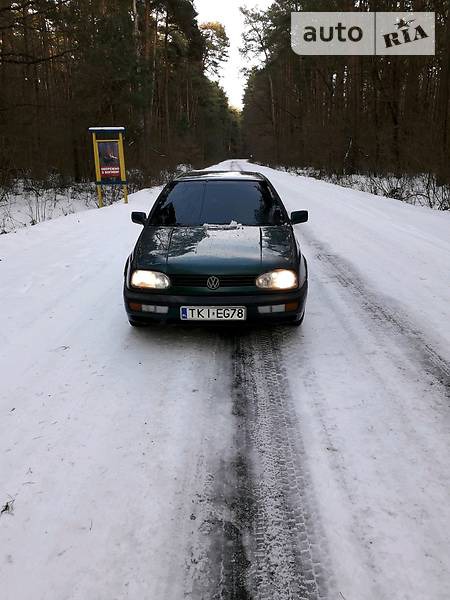 Volkswagen Golf 1996  випуску Луцьк з двигуном 1.9 л дизель хэтчбек механіка за 550 долл. 