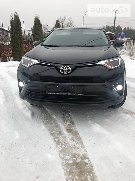 Toyota RAV 4 2018  випуску Київ з двигуном 2 л бензин універсал механіка за 23900 долл. 