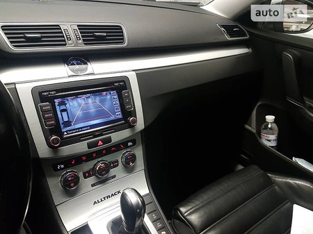 Volkswagen Passat Alltrack 2012  випуску Київ з двигуном 2 л дизель універсал автомат за 15500 долл. 