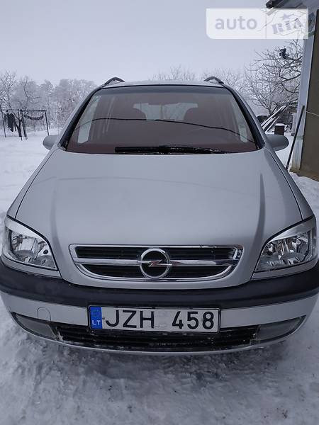 Opel Zafira Tourer 2003  випуску Чернівці з двигуном 2.2 л дизель мінівен механіка за 1300 долл. 