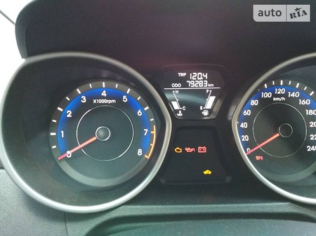 Hyundai Elantra 2013  випуску Черкаси з двигуном 1.8 л бензин седан механіка за 13000 долл. 