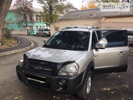 Hyundai Tucson 2007  випуску Дніпро з двигуном 2 л газ позашляховик автомат за 10400 долл. 