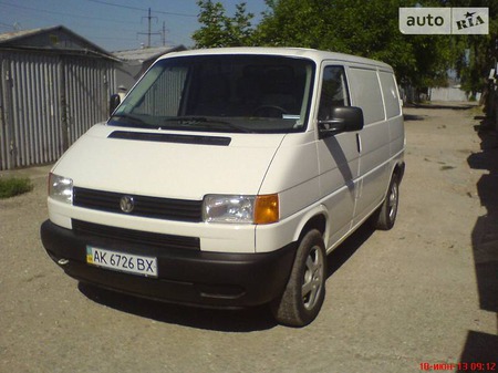 Volkswagen Transporter 1998  випуску Крим з двигуном 2.4 л дизель мінівен механіка за 8000 долл. 