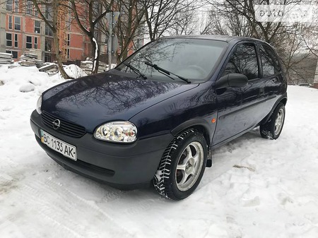 Opel Corsa 1998  выпуска Львов с двигателем 1.2 л бензин хэтчбек механика за 2550 долл. 