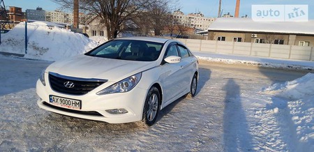 Hyundai Sonata 2013  випуску Харків з двигуном 2.4 л бензин седан автомат за 12500 долл. 