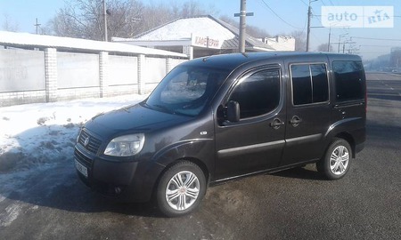 Fiat Doblo 2008  випуску Дніпро з двигуном 0 л газ мінівен механіка за 7100 долл. 