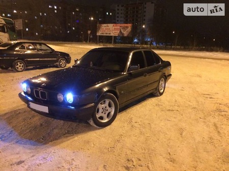 BMW 520 1991  випуску Чернігів з двигуном 2 л газ седан механіка за 3400 долл. 