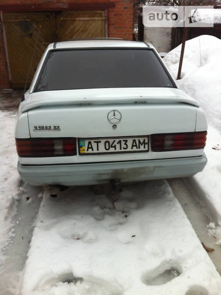 Mercedes-Benz 190 1986  выпуска Полтава с двигателем 0 л дизель седан механика за 2700 долл. 