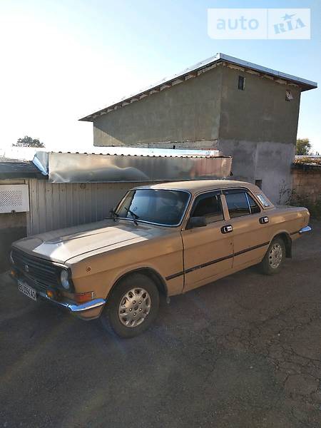 ГАЗ 2410 1989  випуску Тернопіль з двигуном 2.5 л газ седан механіка за 1399 долл. 