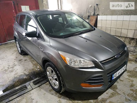 Ford Kuga 2014  випуску Дніпро з двигуном 0 л бензин позашляховик автомат за 16500 долл. 