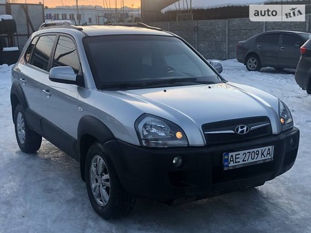 Hyundai Tucson 2010  випуску Дніпро з двигуном 0 л дизель позашляховик механіка за 10300 долл. 