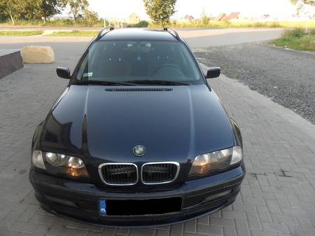 BMW 320 2001  випуску Луцьк з двигуном 2 л дизель універсал механіка за 6200 долл. 
